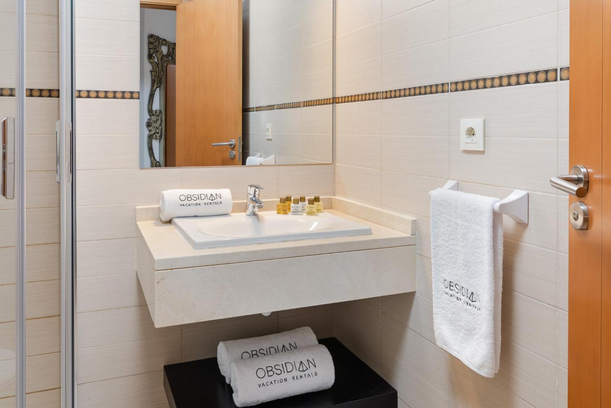 Obsidian Olivino Apartment Адехе Екстериор снимка